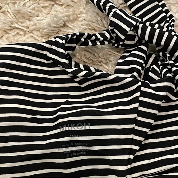 Mikoh Honolulu Top and Zuma Bottom Striped - Picture 3 of 5